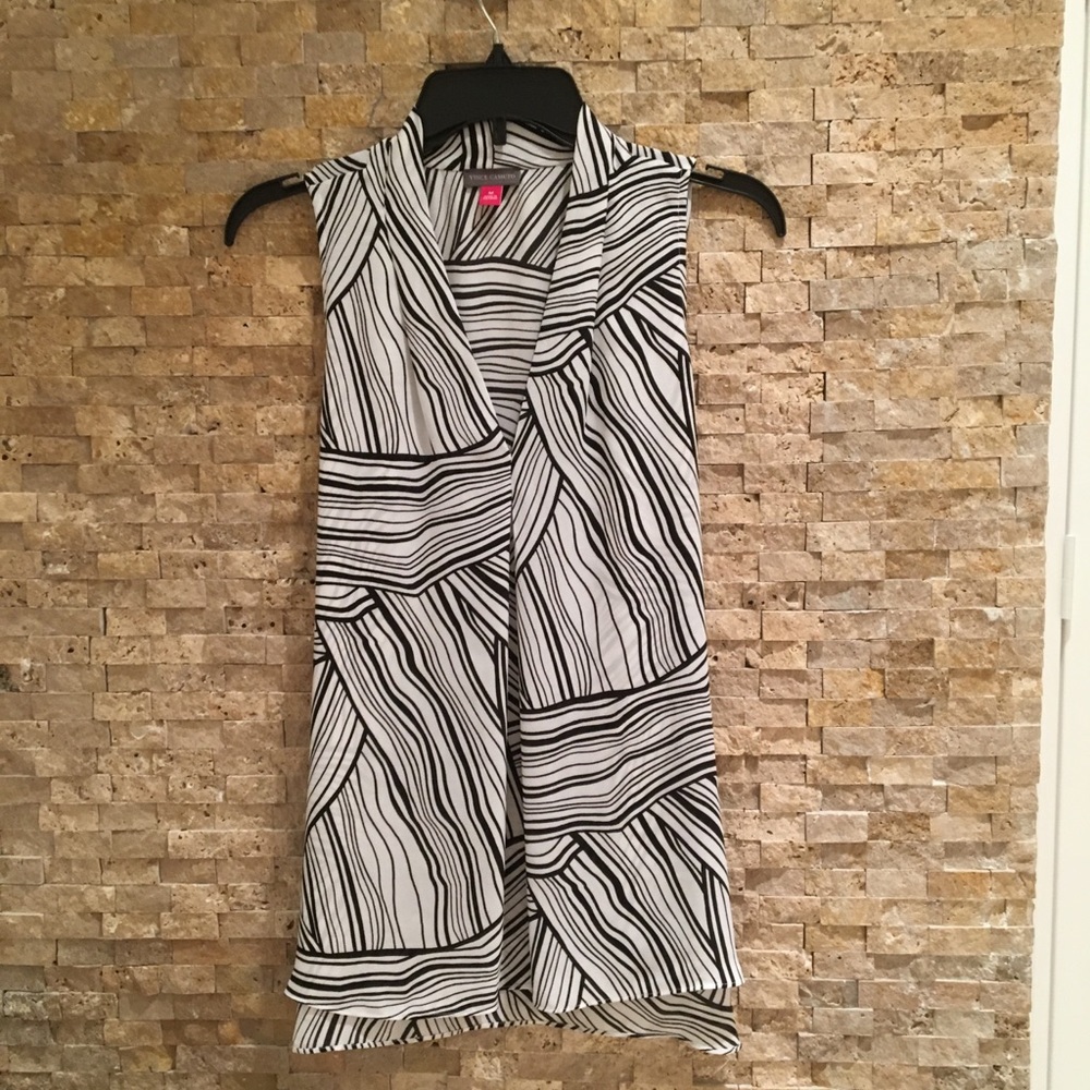 Vince Camuto Sleeveless blouse